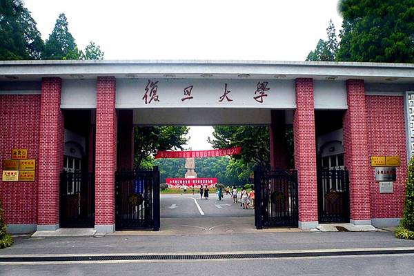 坐拥4800亿江山他却突然裸辞 梁信军这几年都经历了什么？