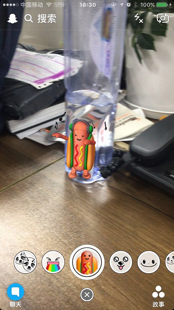 有点魔性的snapchat新滤镜“跳舞热狗”火了