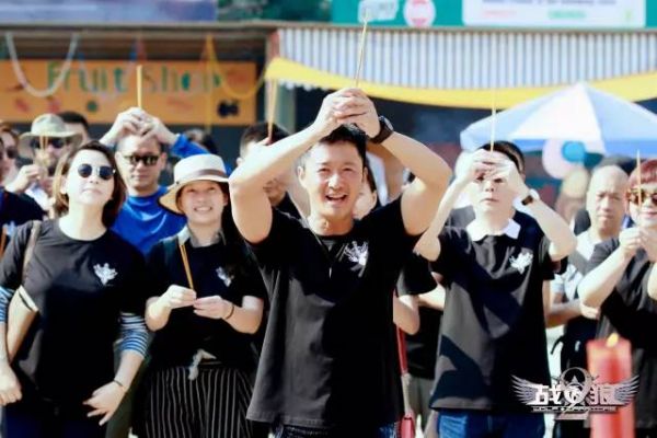 上映4小时票房过亿 但超支超得太严重了 吴京：花2亿拍《战狼2》没赚着钱