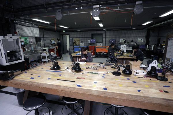 日本*情之王成创业明星 竟然被大学争鲜邀请做演讲？