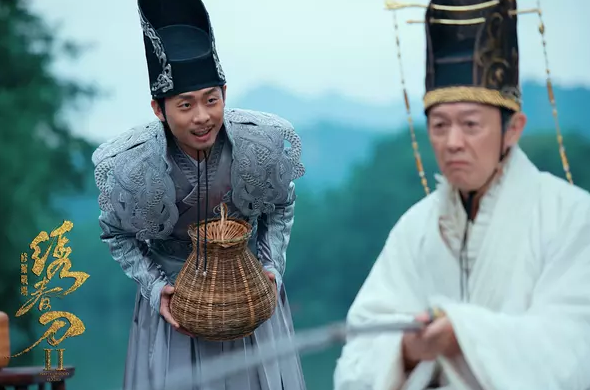 《战狼2》撑起了7月份票房 ,8月份票房的答案会是杨洋和刘亦菲吗?