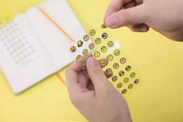 上亿人使用的3D版QQ黄脸表情是怎么做出来的？