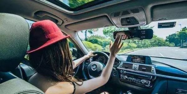 给汽车做设计！车载智能后视镜交互布局分析