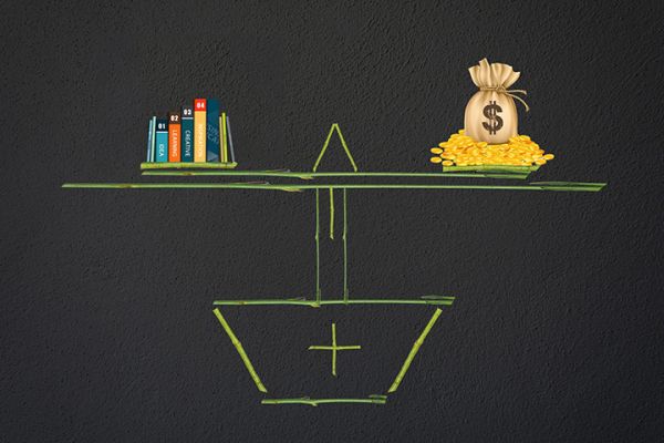 以网易、新世相为例，知识付费为什么热衷分销与拼团？