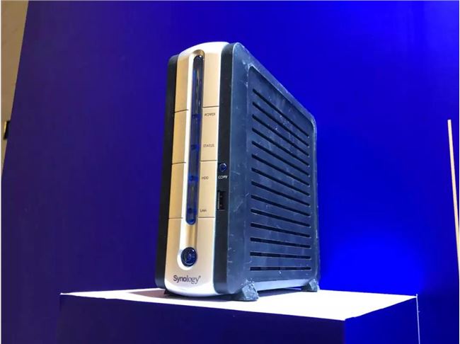 20年前他们从微软离职，用“小黑盒”登上网络存储界的铁王座