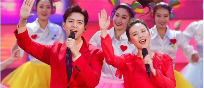 从李谷一到肖战，38年的春晚经历了哪些改变？